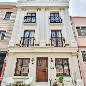 Kumru Istambul